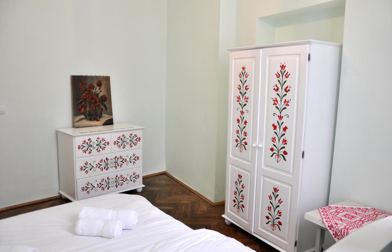 Black Gate - 2 Bedroom Apartment In The Heart Of Old Town With Free Private Secured Parking Μπρασόβ Εξωτερικό φωτογραφία
